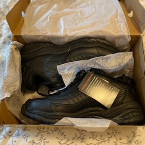 Skechers Slip-resistant - Picture 4 of 8